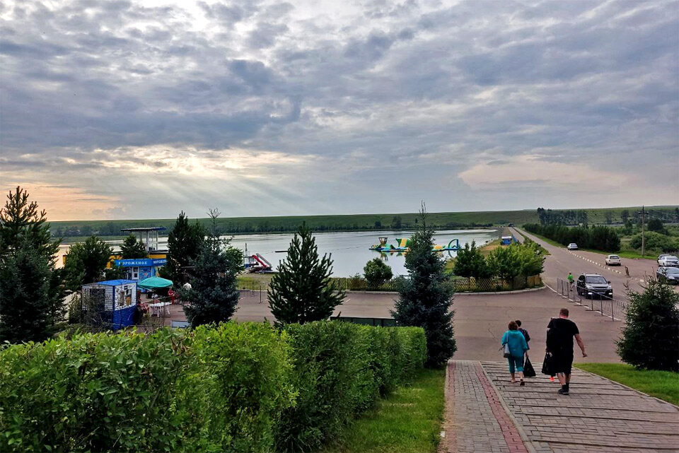 Озеро парк красноярск. Озеро-парк Емельяновское. Озеро-парк Емельяновское 2023. Емельяновское озеро Красноярск.