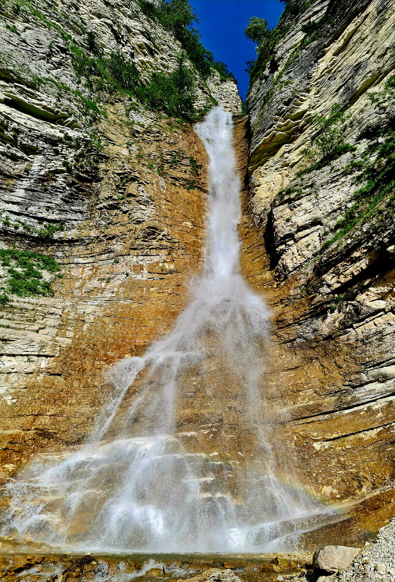 Именно до этого красавца 700 м тропы