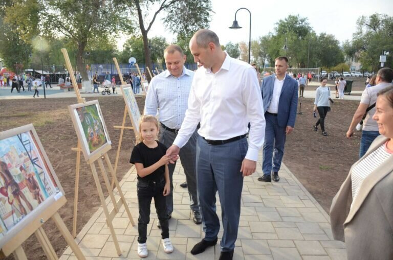    Денис Паслер принял участие в открытии обновленного сквера у ДК «ТРЗ» в Оренбурге Белов Михаил Александрович