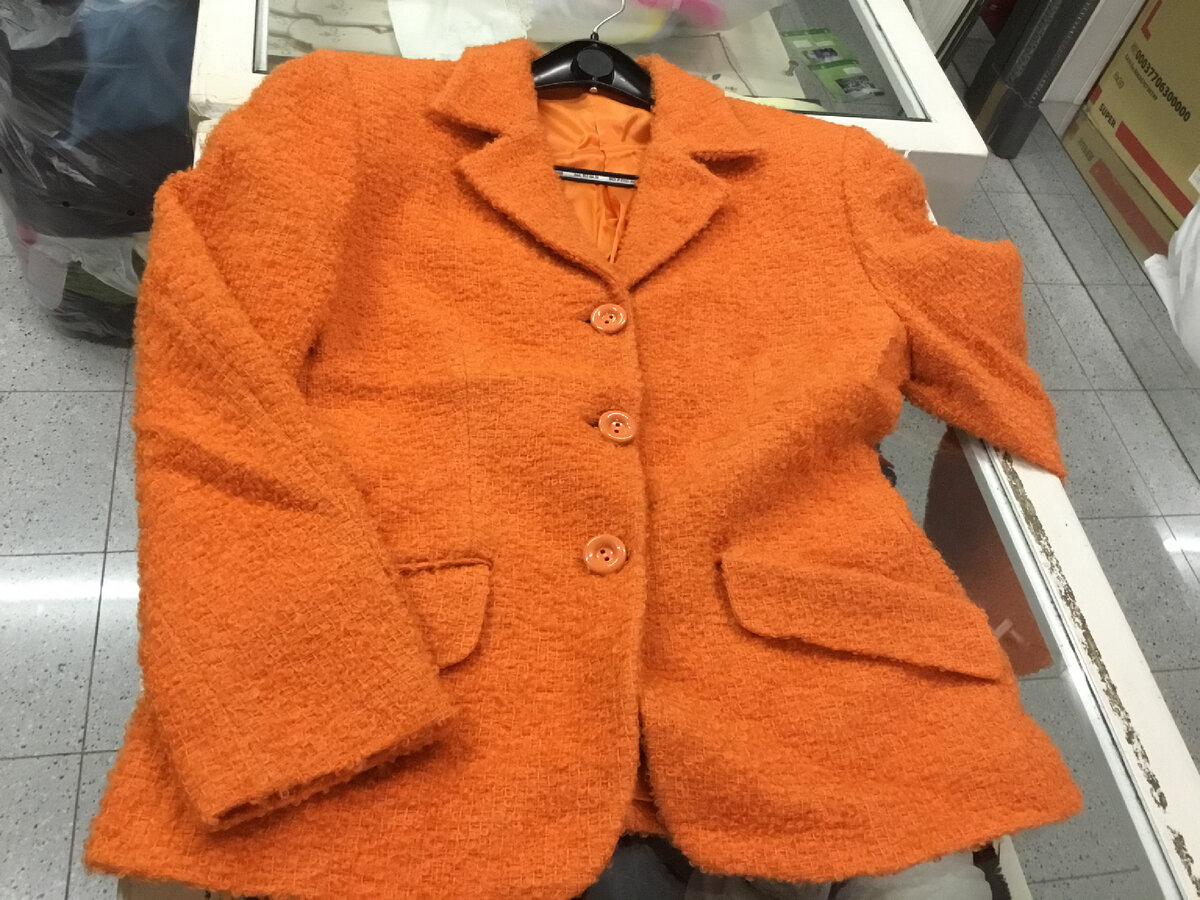 Этот жакет тоже мягкий и неколючий. Стоит тоже 3,50