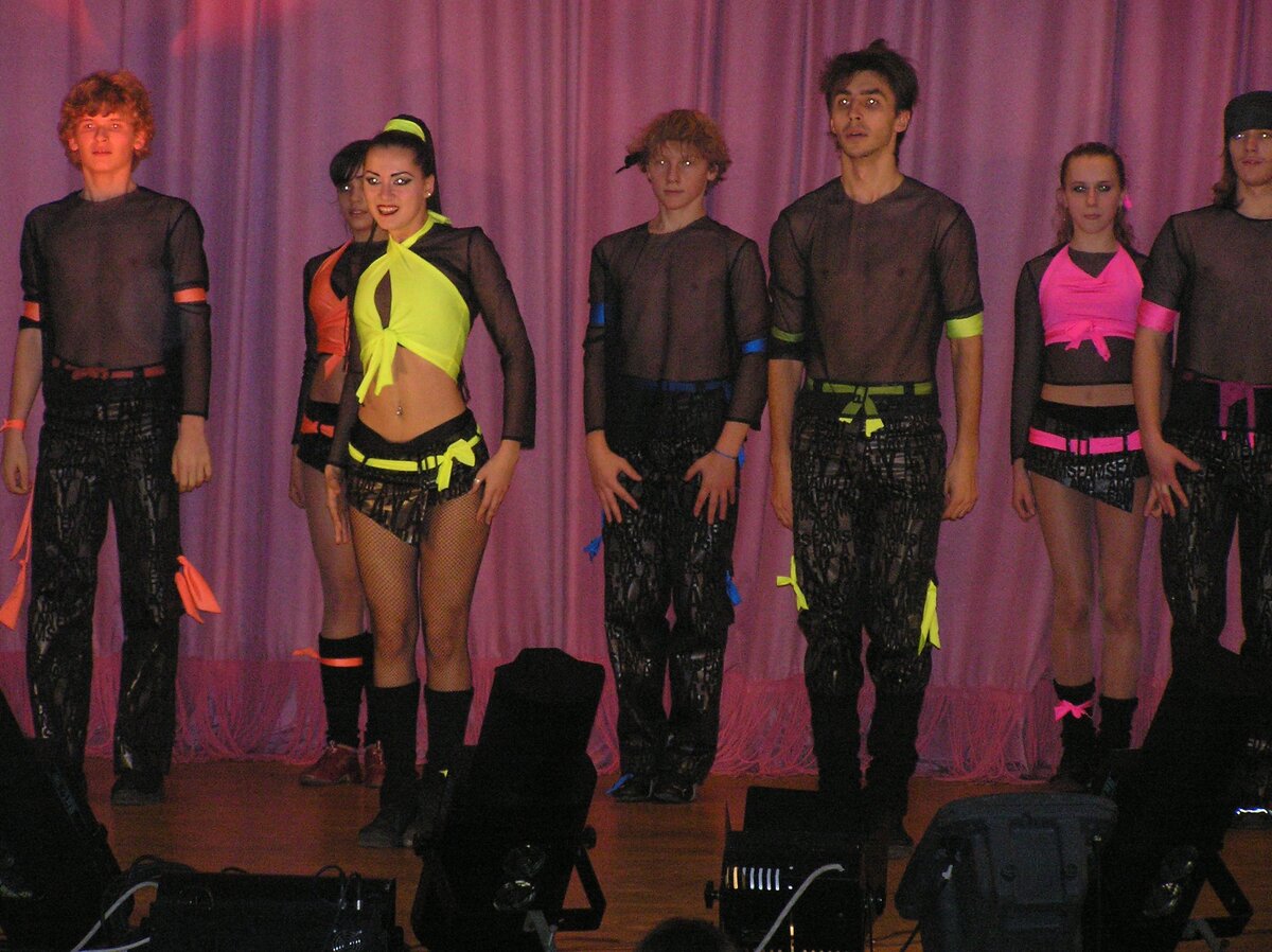 Здесь мне 17 лет, 51 кг веса при росте 169 см - идеальная форма профессиональной танцовщицы и студентки кафедры современной хореографии!