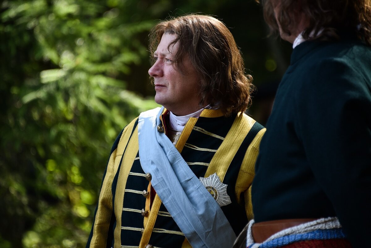 А ещё портретное сходство у Цапника с Меньшиковым как у Броневого с Мюллером