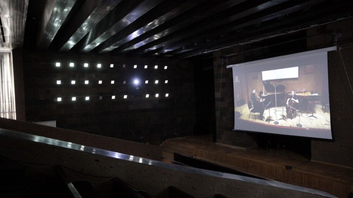     В Донской государственной публичной библиотеке в торжественной обстановке открыли виртуальный концертный зал. Это уже седьмой зал открытый в Ростовской области, в рамках проекта Минкульта страны.