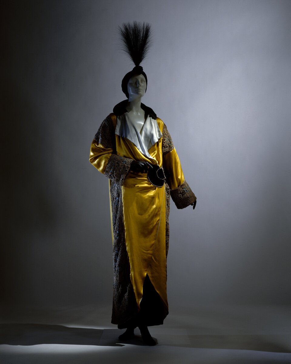    «Оперное» пальто и тюрбан Poiret, 1912LEGION-MEDIA