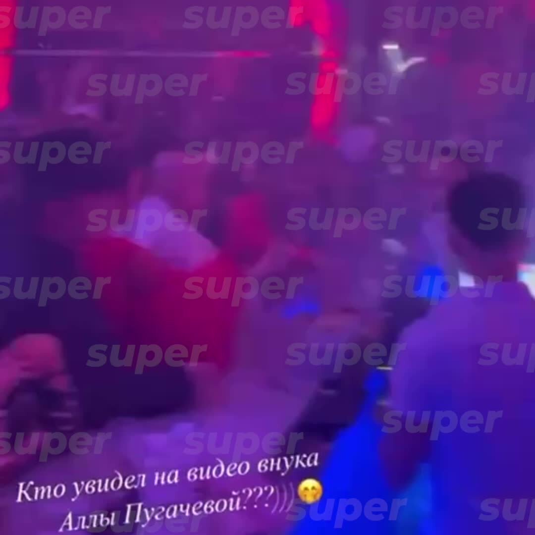 Дом 2 11 02 2024 ночной. Америка парни в ночном клубе. Свечи в ночном клубе.