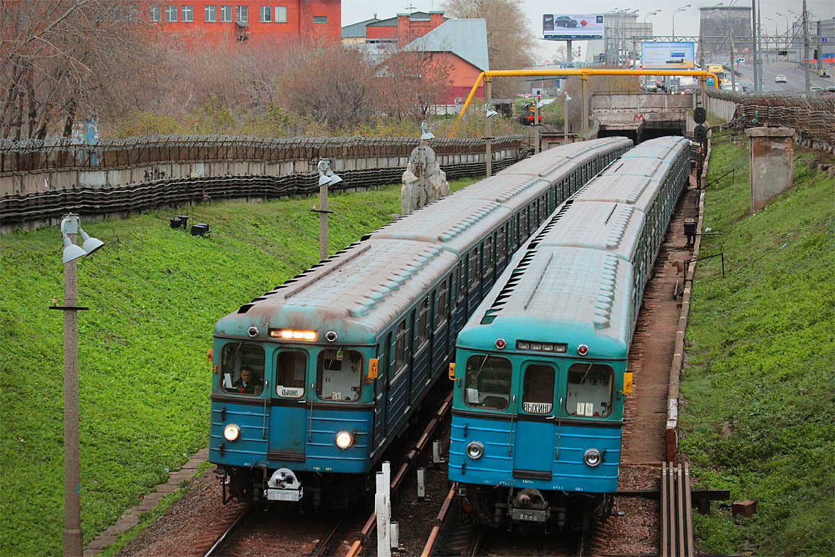 Поезд метро еж3