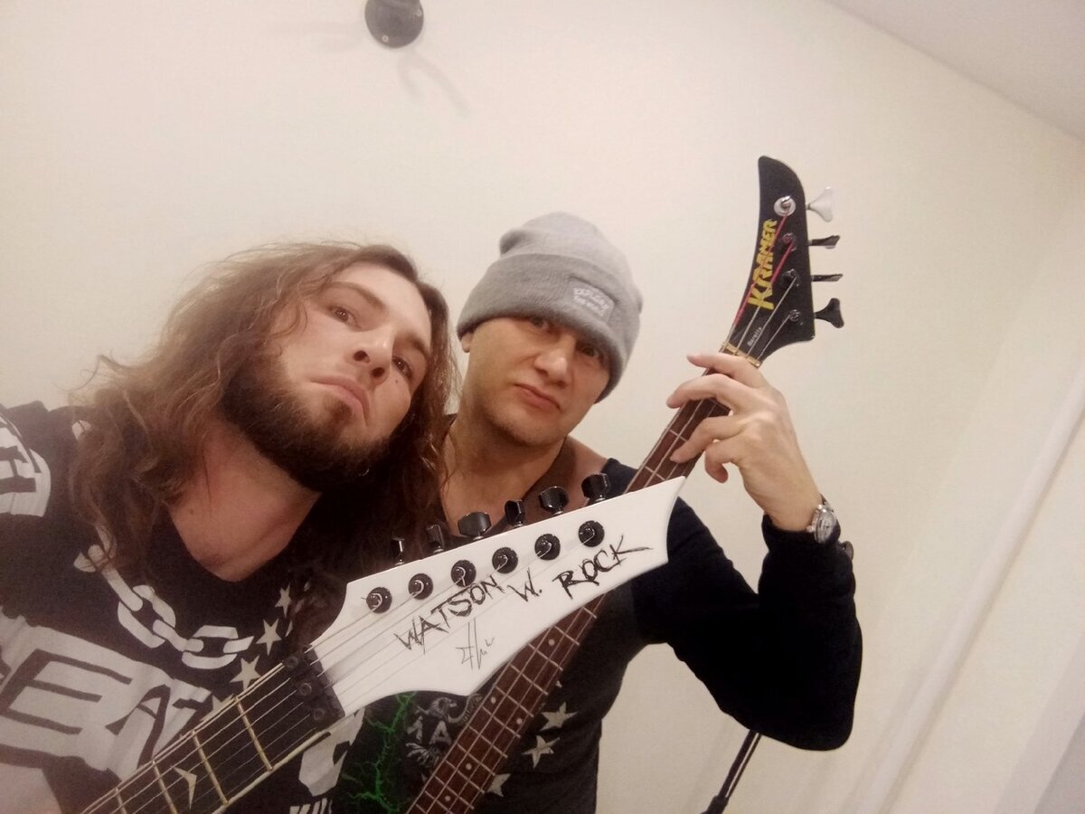 E.V.A. в стиле rapcore.