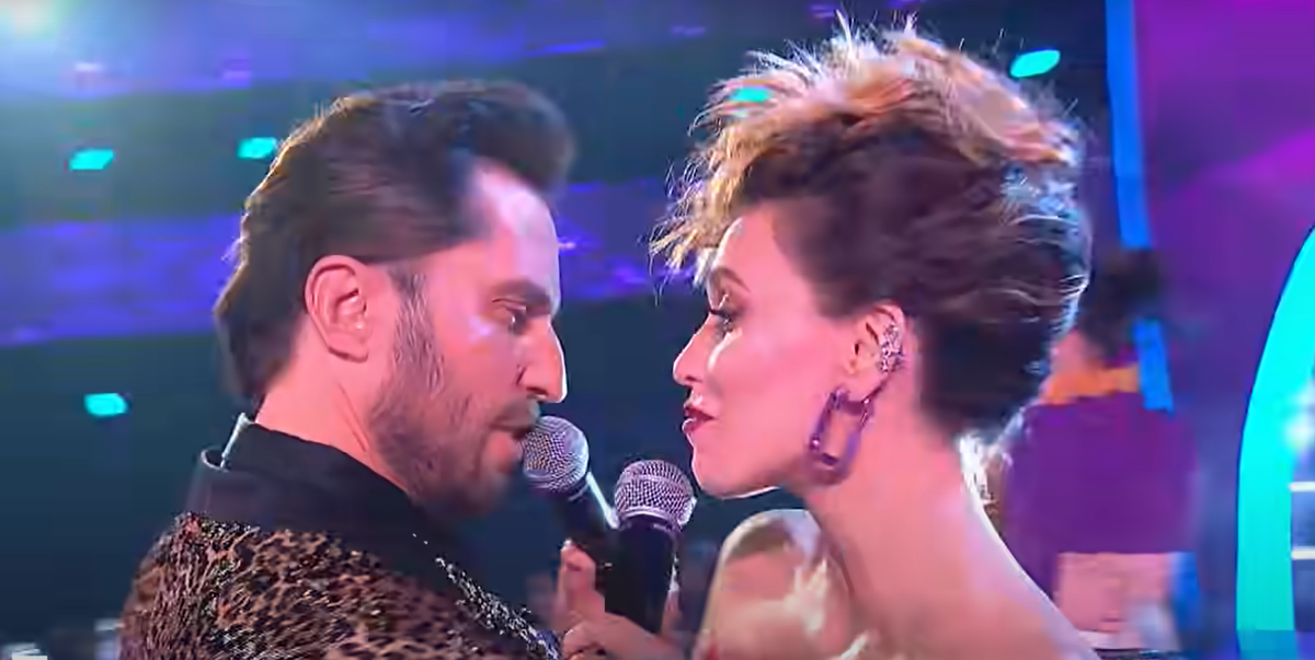 не шедевр конечно, но не плохо, в новогоднюю ночь с шампанским в руке сойдёт