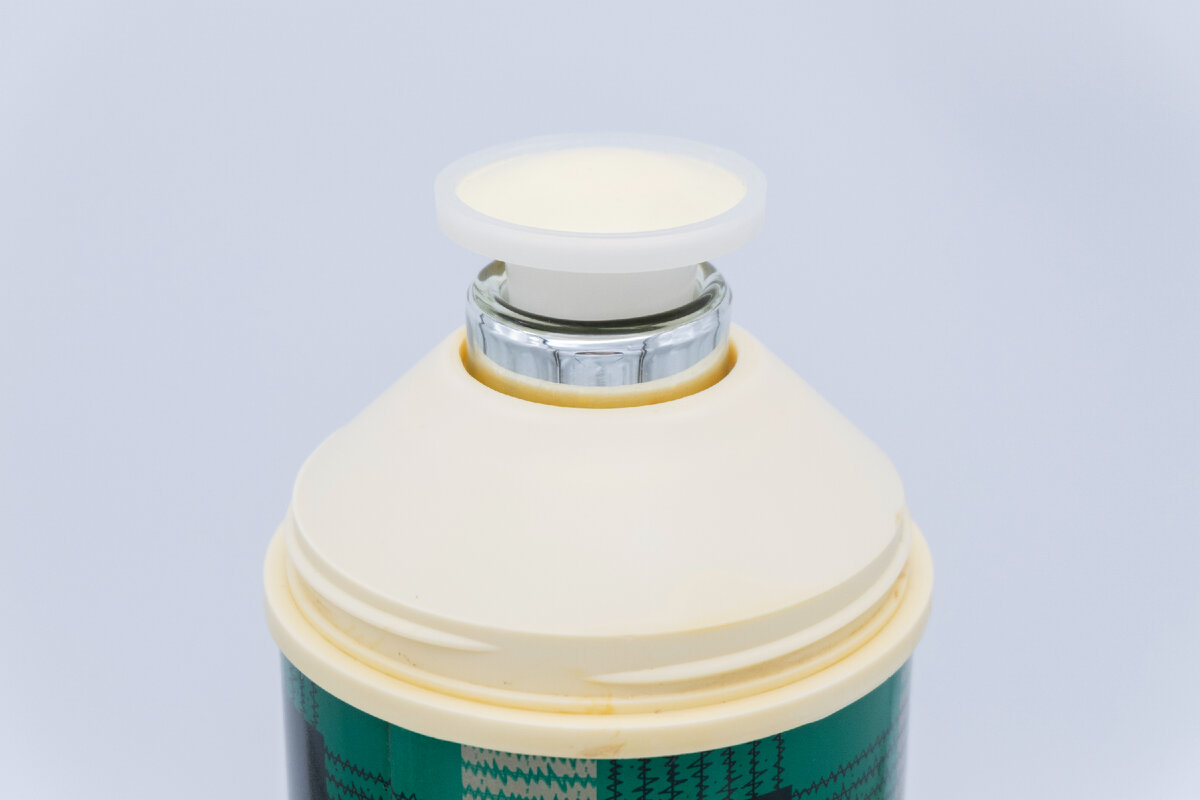 Верхняя часть пластика немного пожелтела, в остальном как из магазина! Листайте дальше ->