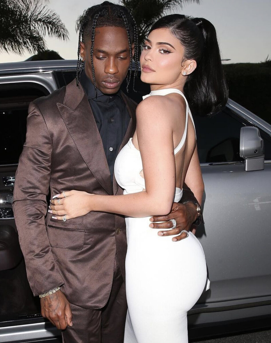 https://instagram.com/kyliejenner?utm_medium=copy_link