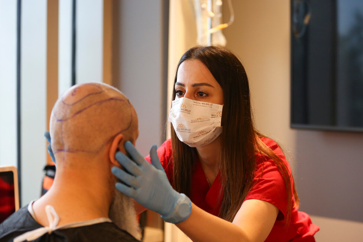 Посмотрел, как пересаживают волосы в Турции и узнал, почему все туда ...