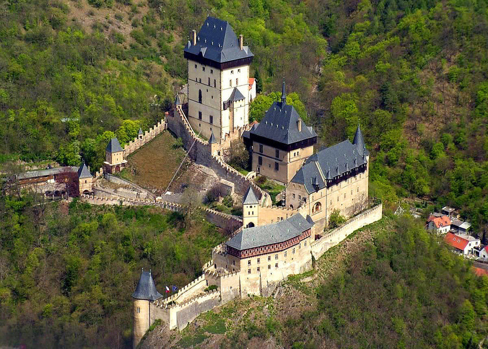 Tzvika stein где находится замок Замок Карлштейн в Чехии: королевская благодать Туризм и путешествия - Travel247 