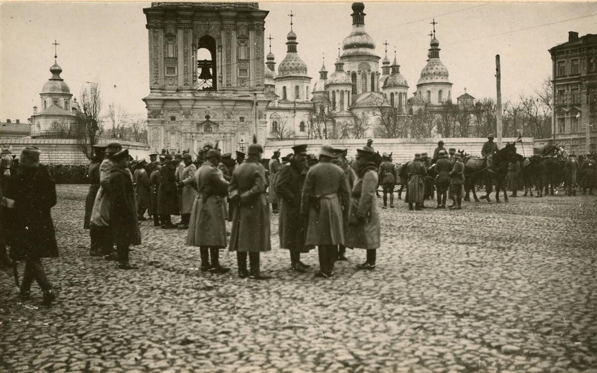 Встреча немецких войск в Киеве. 1918 год.