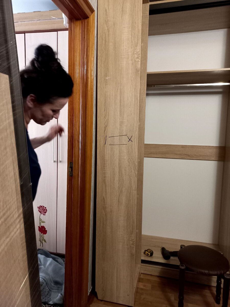 Шкаф в квадратную прихожую