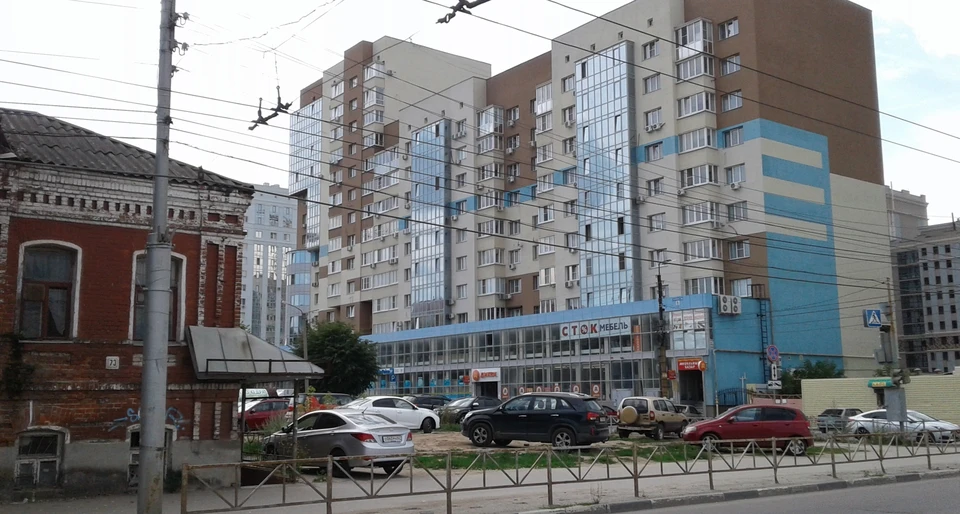 парковка на месте снесённого дома, ryazan.kp.ru
