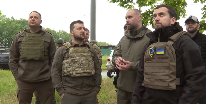Владимир Зеленский посетил Харьковскую область во время СВО на Украине