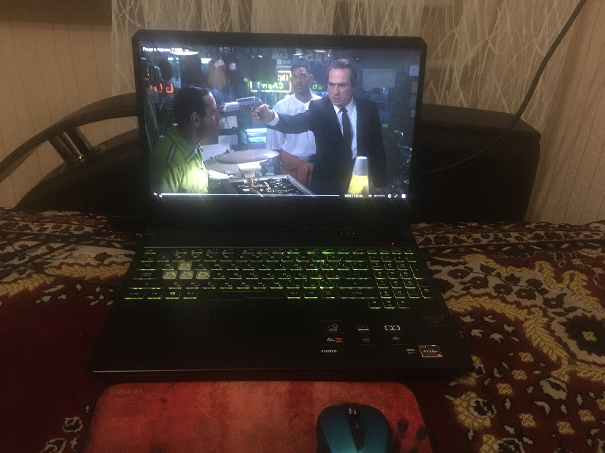 Фильм: Люди в чёрном (1 часть)