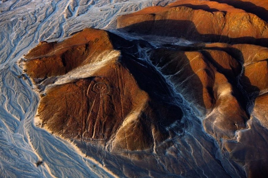 Линии бога. Гора Наска. Саркофаг нанду. Тайны Наска National Geographic. Хребет Наска.