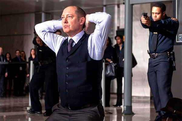 Ред сам сдался ФБР, чтобы быть поближе к своей протеже и завалить агентов лучшими расследованиями.