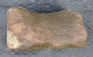 3. 2022 г. Вид с левой, почти неповреждённой, стороны, вдоль жёлоба