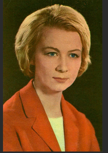 Алла Демидова