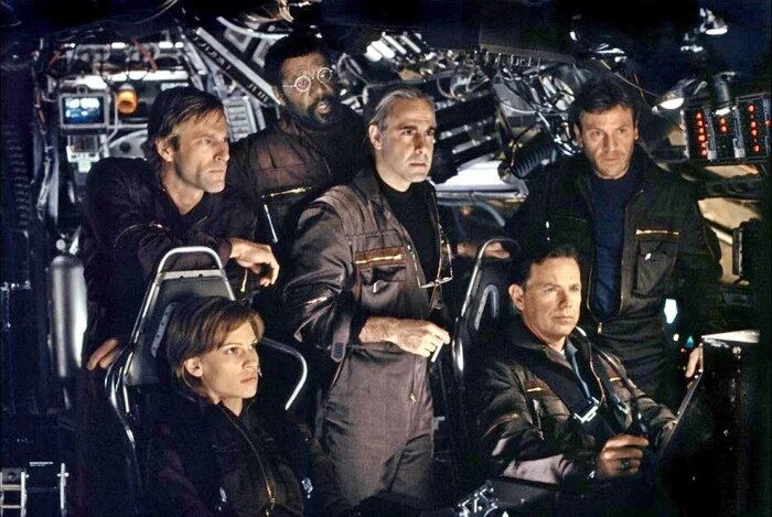 Персонажи читают пересказ фильма и они просто поражены