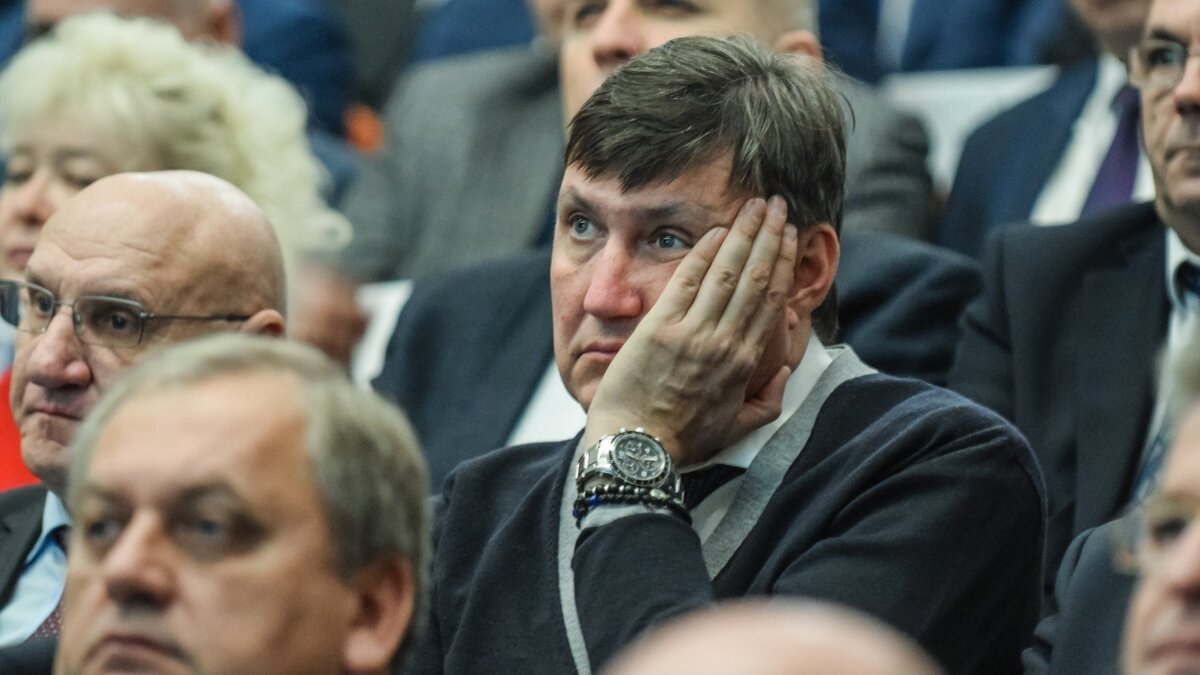     Муксун.fm изучил законодательную активность парламентариев и обсудил с политологом «депутатов-молчунов».