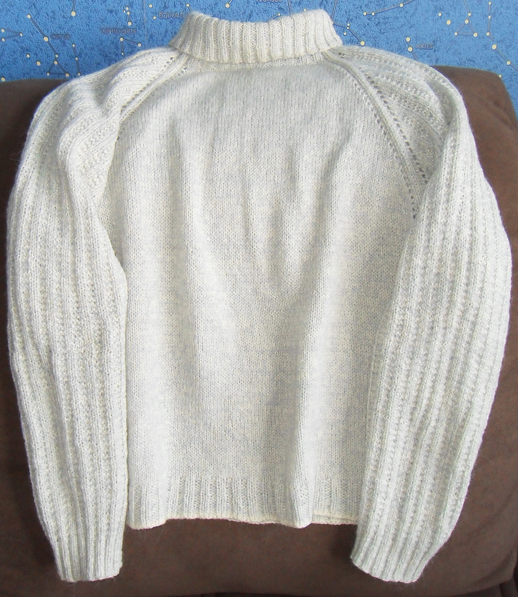 Общий вид моего базового свитерка