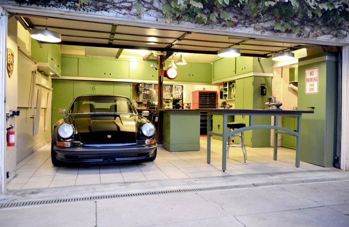 Гараж-мастерская