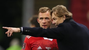 «Во время матча с Киргизией мысли в голове были нефутбольные. Мне тяжело». Откровенный Дмитрий Баринов  📷
