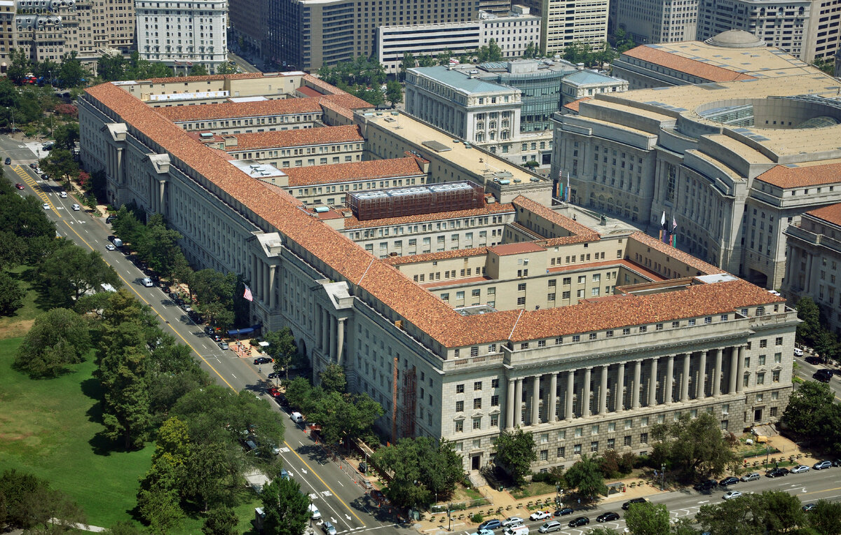    Здание Министерства торговли США  Wangkun Jia/Shutterstock/Fotodom