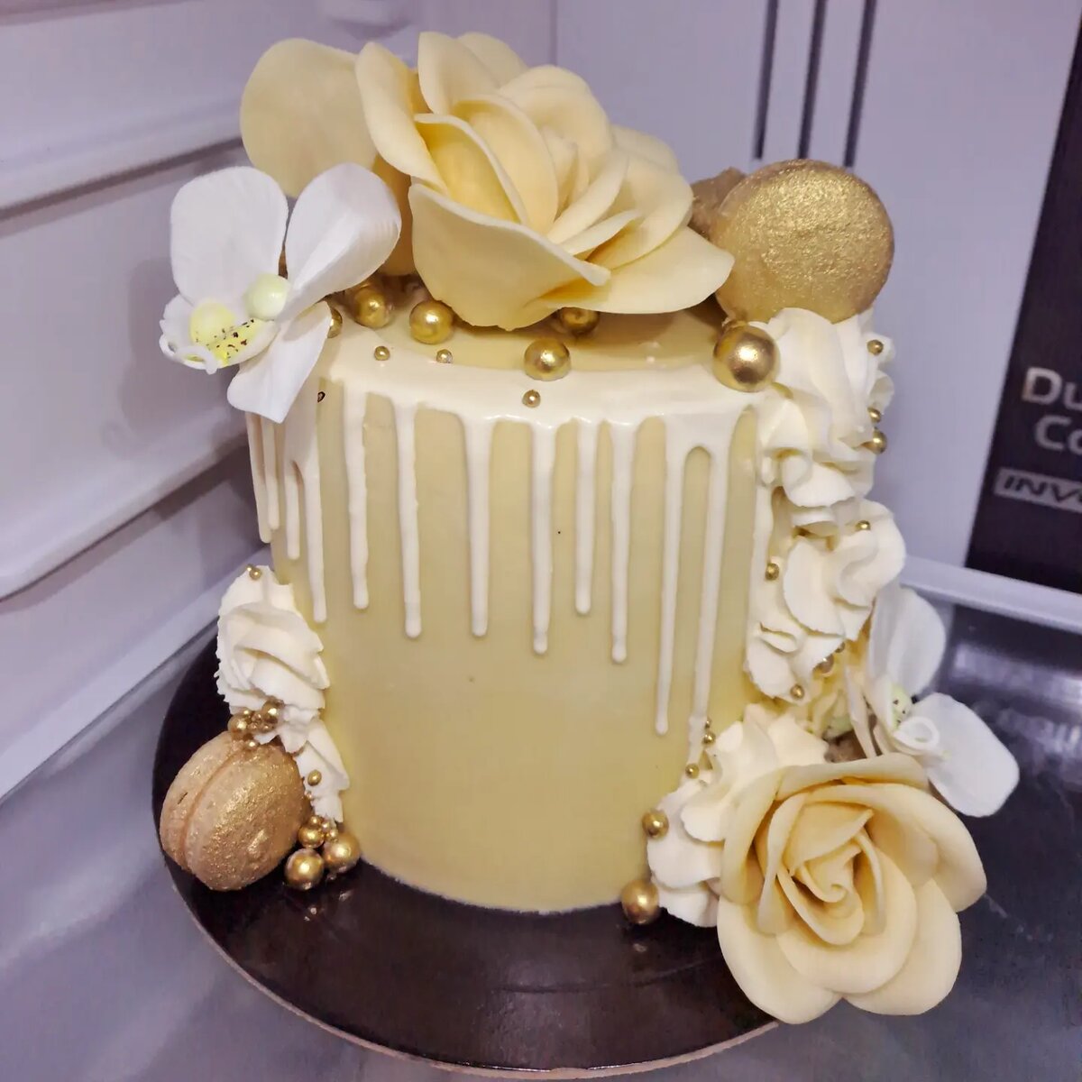 Этот торт уехал за 100км, и не дрогнул.