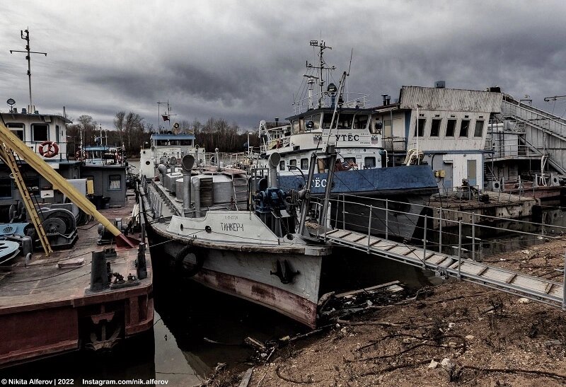 Стоянка Уфимского речного флота, район Затон в Уфе. Фото: Никита Алфёров