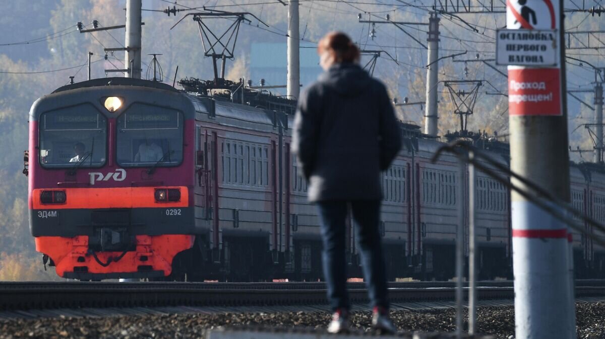    Железнодорожная платформа "Левая Обь" в Новосибирске © РИА Новости / Александр Кряжев
