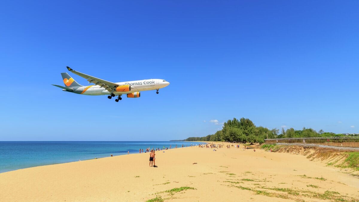    Пляж Пхукета Май Кхао © Depositphotos / wirojsid