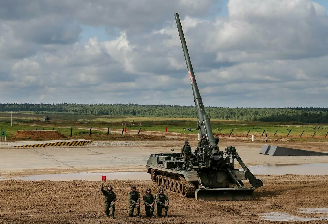 Пион 203 мм. 203-Мм самоходные пушки 2с7м малка. Самоходная пушка 2с7 пион. Пушка 2с7 «пион» (203-мм).. САУ 2с7 малка.