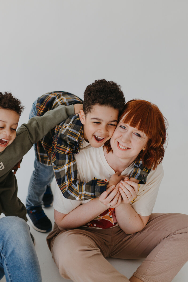 На фото мои личные хулиганы - Мишель и Ману.