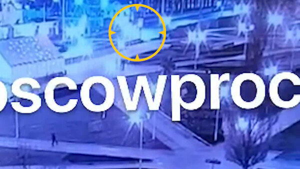 В Москве водитель "ауди" насмерть сбил женщину с ребёнком. Видео © Telegram-канал / Прокуратура Москвы