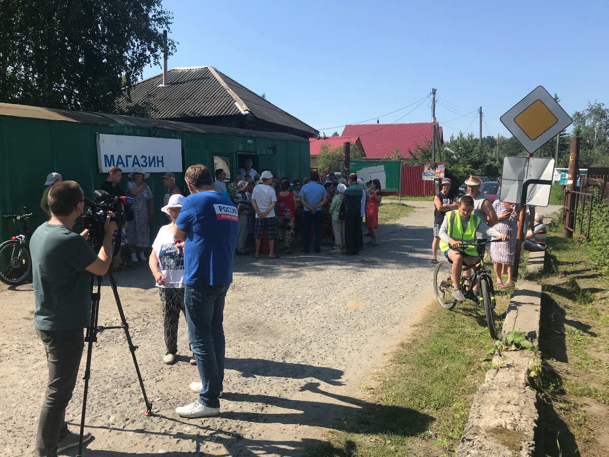 Нина Васильевна рассказывают корреспонденту, как ей приходится добираться на дачу