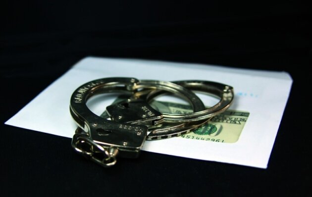    Взятка (cc) ru.torange.biz