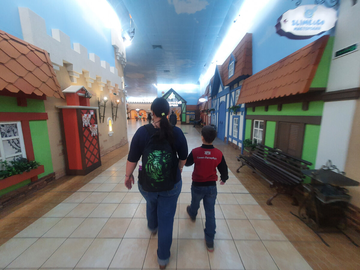 Бравая команда на марше к выставке :)