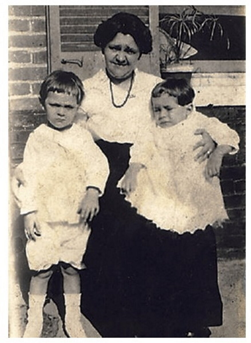 Джон экхарт. Уродец джонни эк. Джонни экк получеловек. Джонни экк получеловек. Джонни экк.