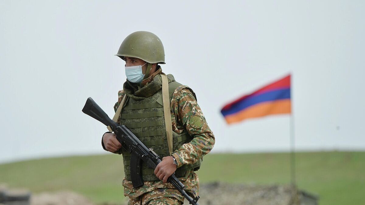    Армянские военнослужащие на границе с Азербайджаном© Фото : Аппарат Президента Республики Армения