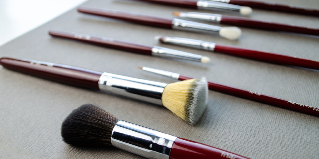 Как отличить натуральный волос белки от искусственного.