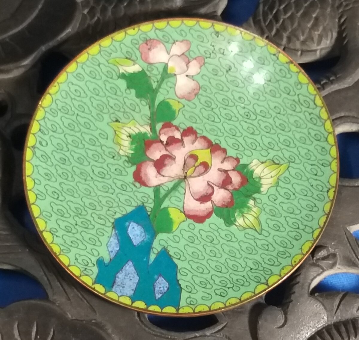 Розетка клуазоне. Пионы.