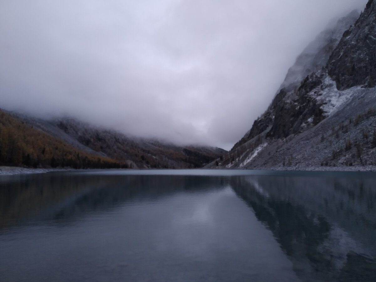 Нижнее Шавлинское озеро осенью