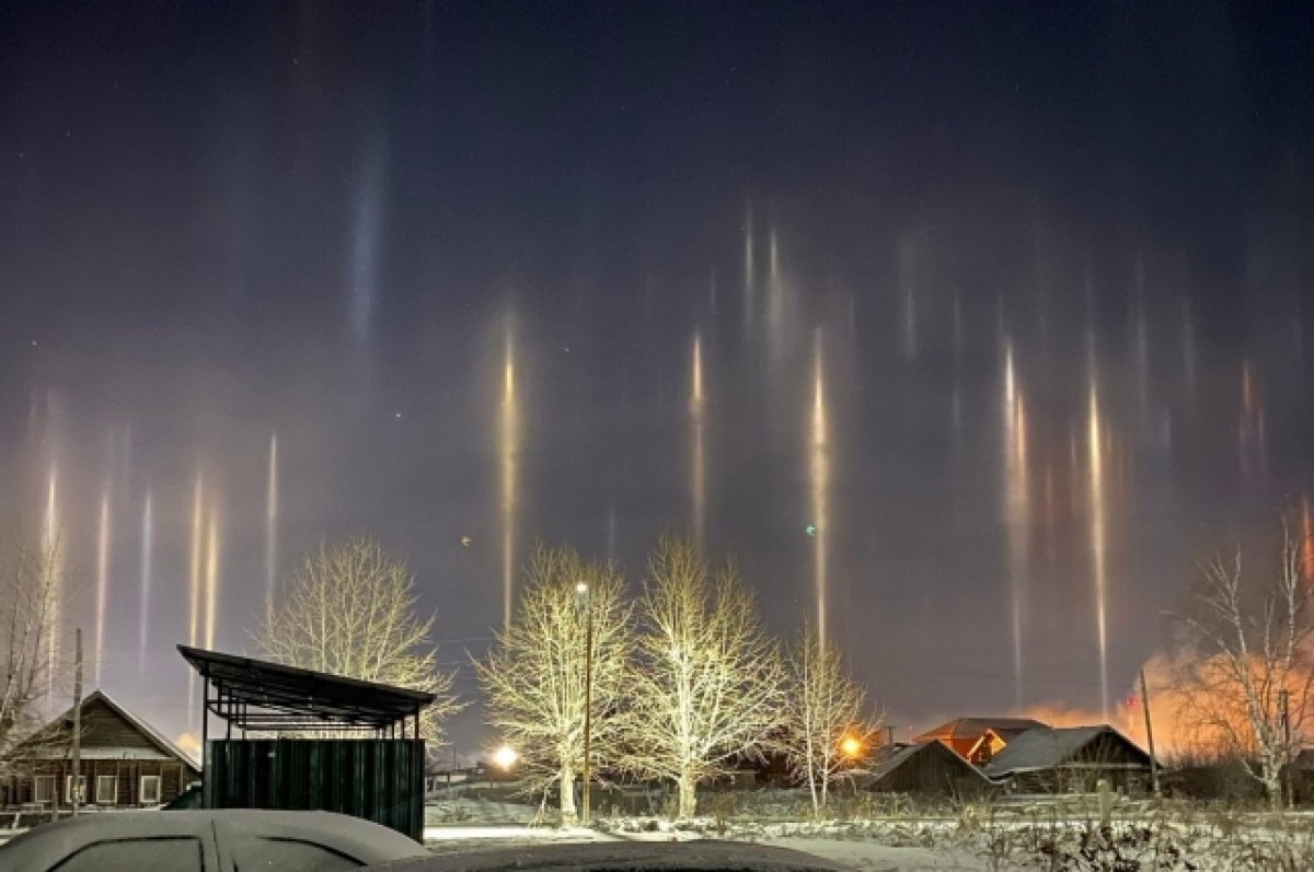   Световые столбы сфотографировали жители Свердловской области