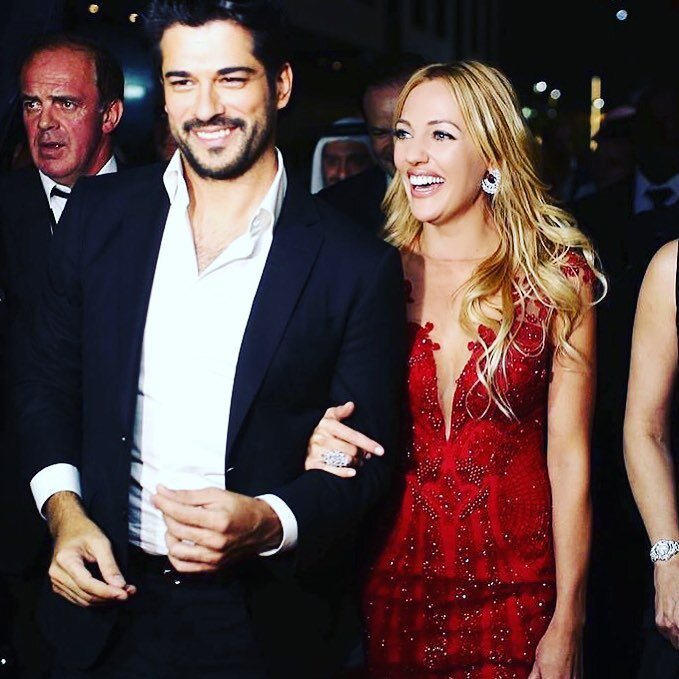 Бурак Озчивит и Мерьем Узерли 