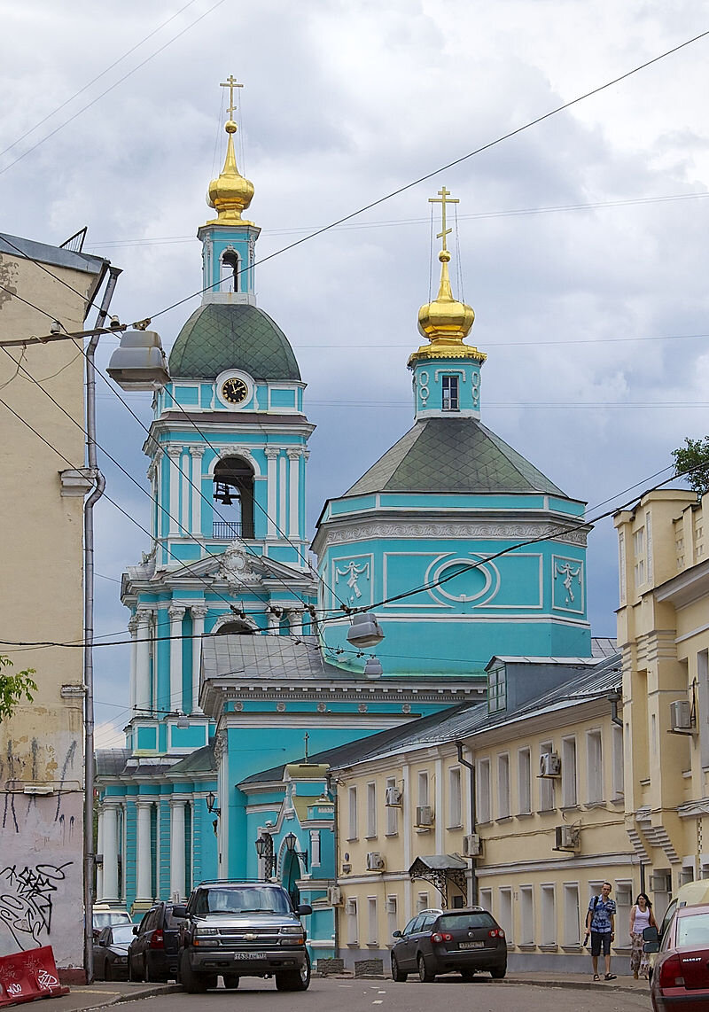 Храм Троицы Живоначальной в Серебряниках, современный вид. Со служителями этого храма случилась эта история в середине XVIII века.