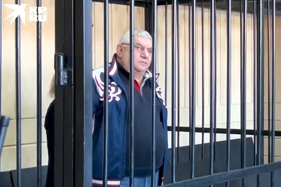     С бизнесменом Яшаром Исаевым Жиронкины были знакомы оба. Мария НОВИКОВА